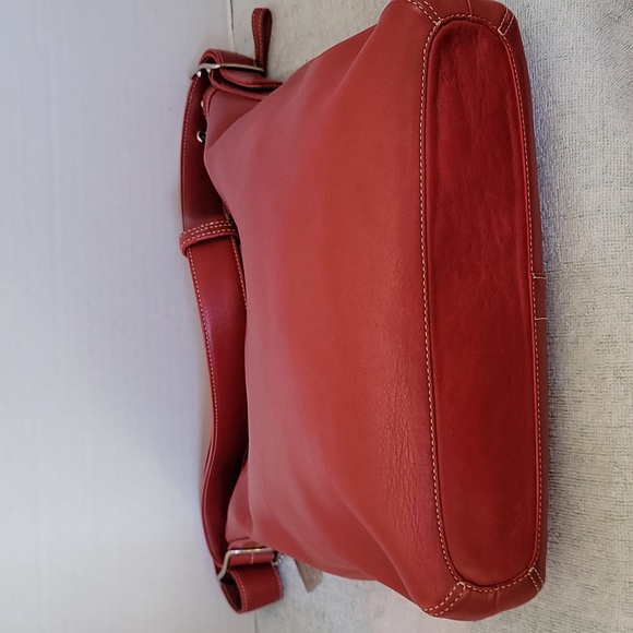 Coach Vintage red leather legacy crossbody messenger - Picture 7 of 16